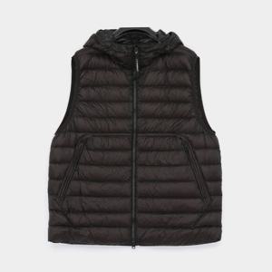 CP컴퍼니 패딩 베스트 남성 자켓 19CMVE032A 110416A 999
