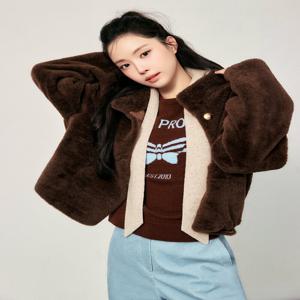 JJ지고트 페이크 퍼 하이넥 크롭 재킷 (GRBA3FRJ41)