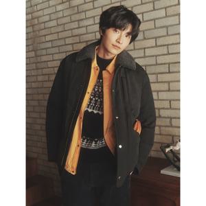 [빈폴] 양모 트리밍 사파리 다운 - 블랙 (BC4Y38C725)