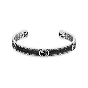 [구찌] 남녀공용 (645570 J8410 1064) 인터로킹 G 에나멜 뱅글 실버 팔찌(YBA645570003)