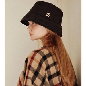 갤러리아_DBHE5F813 닥스 [귀도리 내장] DD금속장식 칼라일체크 패턴 패딩