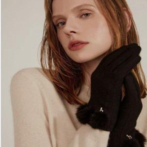 갤러리아_[헤지스ACC] HIGV5F005BK  블랙 밍크퍼 여성장갑(스마트터치가능)