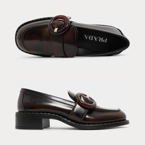 프라다 링 영문로고 시에나 브러시드 레더 여성 로퍼 1D979N P39 F0038