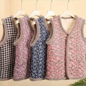 [에이치플러스몰]겨울 털조끼 방한 촌캉스 후끈 열조끼 누빔 플라워패턴 김장조끼 경량 꽃무늬 할머니 엄..