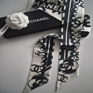 샤넬 방도 CC로고 실크 스카프 AAB703