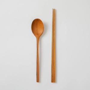 결이 고운 티크우드 어른 수저 세트