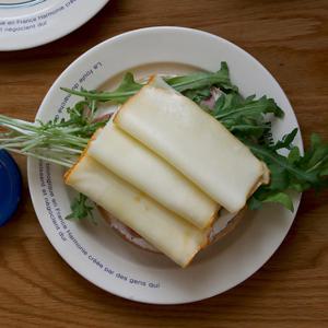 파밍스마켓 레터링 빈티지 아이보리 퓨어 원형접시 케이크 브런치 그릇 19.1cm