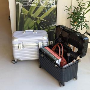 위로 열리는 승무원 18인치 캐리어 100% PC 파일럿캐리어 기내반입 사이즈