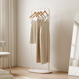 E0등급 올리브 우드 스탠드 행거 600