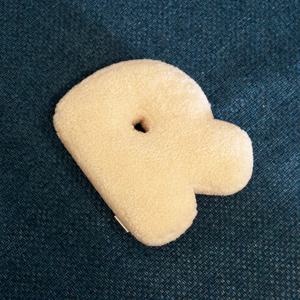 Initial Cushion R 이니셜 알파벳 쿠션