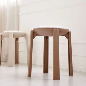 릴리 스툴 브라운