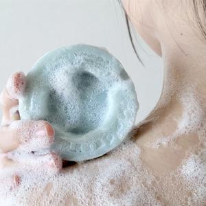 오돌토돌피부 건조한피부 모공각화 녹이는 블루솔트 바디바