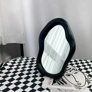 비정형 웨이브 볼륨 거울 인테리어 소품 거치 탁상용 거울