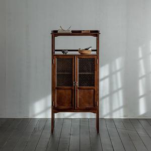 [리퍼] 이카 원목 유리문 선반 수납장 01