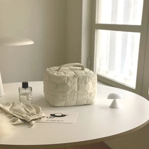 우유 멀티 패브릭 파우치 정사각형 탑핸디형 노시부가방 미니 누빔백 : 아이보리