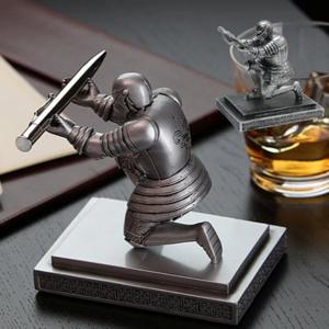 책상 인테리어 장식품 중세기사 볼펜 거치대 홀더 펜 받침대