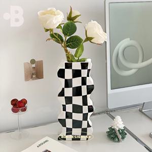 모던 체커보드 홀쭉 오브제 화병 세라믹 도자기 꽃병 인테리어 소품 센스있는 집들이선물