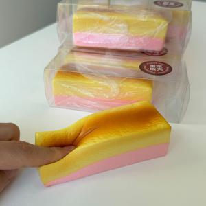 딸기치즈케익바 스퀴시 스트레스완화볼 말랑 손장난감