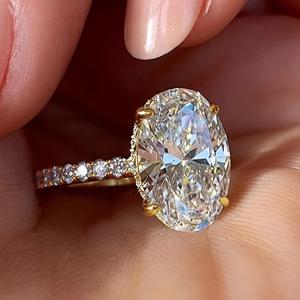 TEMU 여성을 위한 우아한 오벌 컷 합성 지르코니아 약혼 반지 - 클래식 4프롱 세팅과 반짝이는 악센트 스톤, 골든톤 밴드, 결혼식, 프로포즈, 발렌타인데이 선물에 완벽함
