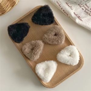 TEMU 6pcs 플러시 고양이 귀 헤어 클립 - 가을과 겨울을 위한 부드럽고 미끄럼 방지 미니 헤어 액세서리, 귀여운 만화 디자인, 벨루 소재