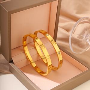 TEMU 2개 세트 남성용 스테인리스 스틸 팔찌 - 우아한 광택, 내구성 강한 변색 방지 폴리싱, 스마트폰 & 스마트워치 호환 (시스템 액세서리용) - 생일/기념일 선물, 파티 & 캐주얼 착용에 이상적