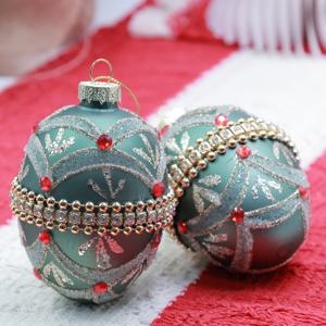 TEMU 오벌형 크리스마스 유리볼, 다이아몬드와 레드비즈가 세팅된, 전기 불필요한 크리스마스 장식용 공예품. 부활절, 크리스마스, 카니발, 새해, 휴일 파티에 적합한, 수정으로 만든 크리스마스 트리 장식물과 걸이 장식입니다. 빈티지 감성의 우아한 디자인