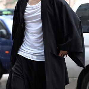 TEMU 남성용 단색 배트 슬리브 가디건 - 스트리트 스타일 폴리에스터 100% 미디 루즈핏 , 깊은 V 넥, 프릴 디테일, 세 자루 길이 슬리브, 스트레치되지 않는 소재, 봄/가을 아우터웨어