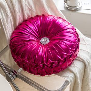 TEMU 1pc 글램 스타일 파인애플 모양의 장식용 베개, 모이레 패턴, 폴리에스터, 퇴색 방지, 손세탁만, 올 시즌 다목적 라운드 소파 베개, 사랑 테마, 볼 장식, 핫 스탬핑 공예, 배터리 필요 없음, 180-200g/m² 원단 무게, 수선 접합, 거실 및 타타미 베이 창문 쿠션용으로 이상적, 장식 베개