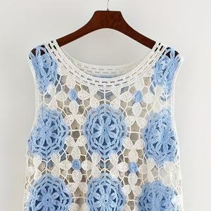 TEMU 1pc 우아한 플로럴 패턴 민소매 鏤空 상의 여성용, 여름 캐주얼 라운드넥 탱크 두꺼운 끈, 폴리에스터 비늘 스트레치 원단, 일반 핏 - 파랑과 흰색