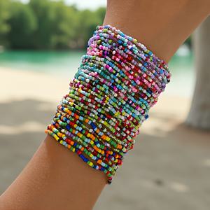 TEMU 30pcs 비즈 팔찌 세트, 창의적인 레이어링 액세서리, 해변 파티 선물, 임의의 색상 및 비즈 배열