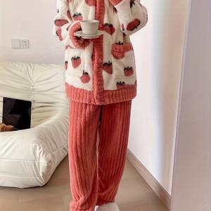 TEMU 여성용 포근한 겨울 기모 안감 복숭아 파자마 세트 - V넥, 긴소매, 부드럽고 따뜻함, 가을/겨울에 적합, 귀여운 과일 & 채소 패턴, 집 또는 휴식에 이상적, 릴렉스웨어|V넥 파자마|부드러운 기모 소재