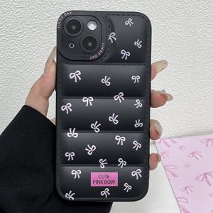 TEMU 애플 시리즈 11, 12, 13, 14, 15, 16 Pro Max 및 삼성 시리즈 A05, A15, A25, A35, A55, S23, S24 Ultra와 호환되는 다운 재킷 스타일 애니메이션 프린트가 특징인 휴대폰 케이스.