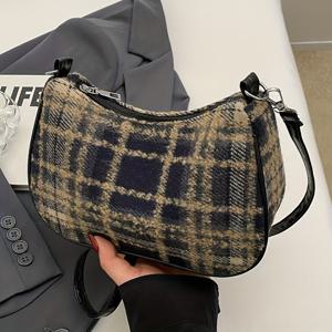 TEMU 여성용 트위드 크로스바디 백 - 우아한 레드 & 브라운 체크무늬 지퍼 클로저, 구조적 숄더백, 일상 및 정장용, 커피 브라운/레드/블루, 내구성 있고 쉬운 세척 유지보수, 다용도 핸드백, 시크 액세서리, 고품질 마감, 컴팩트 핸드백, 패션 애호가용, 여성용 체크무늬 가방, 레드 체크무늬 퍼스