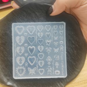 TEMU 1개 고투명 레진 실리콘 몰드, 레트로 창문 꽃 목걸이 하트 몰드, 엠보싱 창문 꽃 조각 주얼리, 바로크 하트 고투명 몰드, 레진 액체 몰드, DIY 공예,핸드메이드 주얼리,정교한 조각,빈티지 주얼리,상세한 조각,엠보싱 디자인,공예 애호가,레진