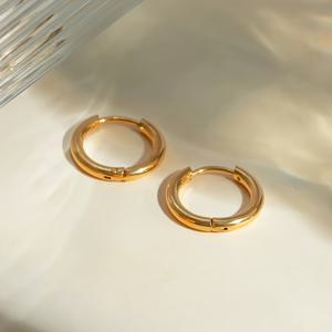 TEMU 여성용 18k 골드 도금 스테인리스 스틸 후프 귀걸이 - 저자극성, 변색 방지 반짝이는 골든 후프, 민감한 연한 베이지, 우아한 주얼리 크리스마스, 결혼식, 캐주얼 의상 선물