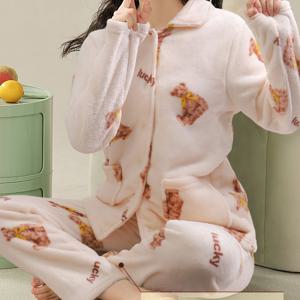 TEMU 귀여운 곰돌이 프린트가 있는 여성용 포근한 플리스 파자마 세트 - 부드럽고 따뜻한 라운지웨어, 버튼업 앞면, 포켓, 사계절 내내 편안함, 홈웨어 캐주얼