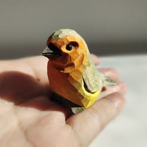 TEMU 수제 조각된 로빈 새 피규어 - 생생한 색상과 섬세한 깃털 디자인의 재활용 목재 조각품, 크리스마스·발렌타인데이·어머니날 선물용 홈 데코