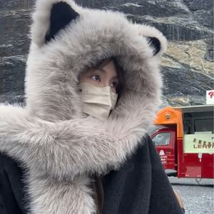 TEMU 두꺼운 플러시 여우 귀 모자 및 스카프 콤비네이션, 가을/겨울용 따뜻하고 내열성 레이펑 모자, 얼굴을 더 작게 보이게 하는 목 보호, 겨울 스카프 모자, 30가지 다양한 상황에 적합.