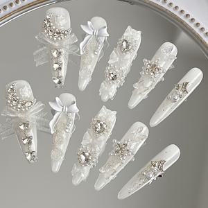 TEMU 1 쌍의 손으로 만든 눈물방울 매트 화이트 네일, 꽃무늬와 라인스톤 액센트가 있는, 가을과 겨울을 위한 긴 페어 톤 브라이드 네일 세트