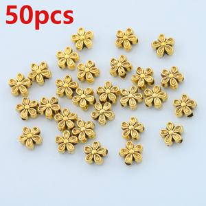 TEMU 100개/50개 양면 꽃 모양 스페이서 비즈, 7mm 다섯 잎 꽃 헐렁한 비즈, 똑바로 구멍이 있는 비즈, 수제 끈 묶기, 장식 비즈, 입체 작은 꽃 헐렁한 비즈, 관통 구멍 비즈, 꽃 비즈, 행운 비즈, DIY 팔찌, 목걸이, 족쇄, 귀걸이, 머리 장식, 펜던트, 짜기 재료, 휴대폰 체인, 열쇠 고리, 공예품 및 주얼리 액세서리에 이상적입니다.