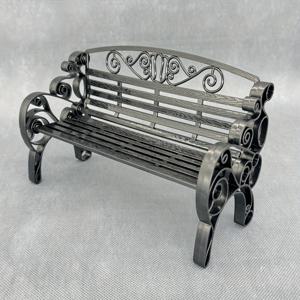 TEMU 미니어처 공원 벤치 모델 | 블랙 플라스틱 소재 | 정교한 롤링 엣지 디자인 | 인형의 집 및 요정 정원 장식에 적합 | 전원 필요 없음 | 내구성 있고 섬세한 공예 기술로 크리스마스, 할로윈 장식, 가을 홈 데코 수집용 피규어