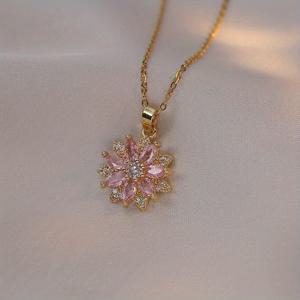 TEMU 우아한 골든톤 작은 데이지 꽃 목걸이 - 반짝이는 보라색 & 투명 보석 여성용 주얼리, 다용도 일상 및 공식 행사용, 고급스러운 플로럴 디자인, 레이디즈 쥬얼리, 금빛 체인, 고품질 공예