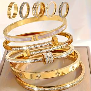 TEMU 10pcs 빈티지 우아한 다색 스테인리스 스틸 팔찌 반지 세트, 독특한 디자인 및 다수의 요소가 포함되어 있으며 남성과 여성에게 선물로 일상적으로 착용할 수 있는 완벽한 패션 보석입니다.