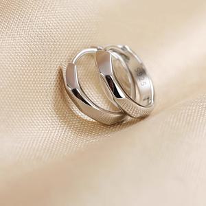 TEMU 여성용 마름모 컷 표면 후프 귀걸이 - 우아한 후프 주얼리, 내구성이 뛰어난 데일리 & 파티 여성용 귀걸이, 캐주얼 복장, 파티 및 특별한 날에 적합, 세련된 스타일, 패션 애호가, 귀고리, 귀거리여성, 특이한 귀걸이, 귀걸이, 여성귀걸이, 귀걸이여성