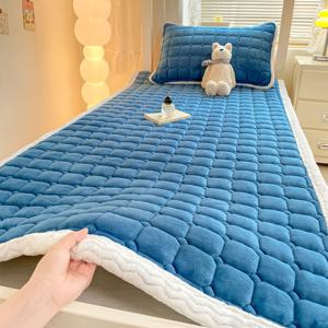 TEMU 고급 소프트 벨벳 매트리스 커버 , 통기성 플란넬 얇은 매트리스，가을 겨울 편안함 제공|매트리스커버