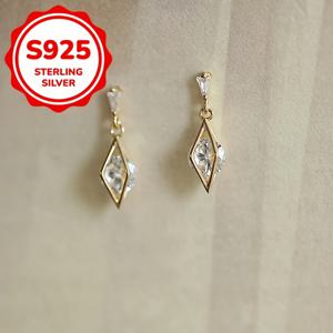 TEMU 925 실버 스타드 안티 환각 태양 빛 라인 삼각형 간단한 우아한 궁전 고전 프랑스 일본 한국 스타일 다용도 슈퍼 플래시 귀걸이 여성용