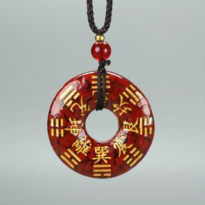TEMU 남성용 전통 중국 디자인의 우아한 진홍석 펜던트 목걸이 - 빨간 아가테 돈과 검은 코드가 있는 레드 아가테 돈과 블랙 코드가 있는 우아한 액세서리| 세부적인 에칭| 조절 가능한 코드