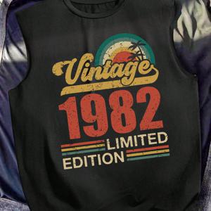 TEMU 남성용 빈티지 1982 한정판 민소매 탱크탑 - 레트로 서프 프린트, 블랙 레귤러 핏 러닝 & 비치 파티 캐주얼웨어 - 통기성 좋은 기계 세탁 가능 원단, 해변 티셔츠, 여름 패션, 대담한 프린트, 편안한 소재, 그래픽 티, 액티브 라이프스타일|남자나시