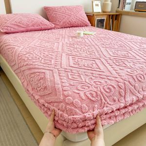 TEMU 꽃무늬가 있는 고급스럽고 우아한 유럽 스타일 벨벳 침대 커버, 방진 및 보온 기능, 컷 플라워 기술로 제작된 사계절용, 세탁기 사용 가능, 침실 및 호텔룸에 적합한 휴일 선물