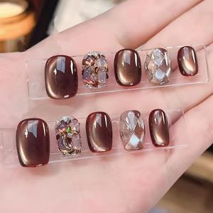 TEMU 10개 세트 마일라드 컬러 커피 핸드페인팅 - 체크무늬, 반짝이는 고양이눈 프레스온 네일, 가을 겨울 데일리용 짧고 둥근 달콤하고 시원한 네일, 여성 선물용, 겨울 네일,체크무늬,고품질 팁,내구성 있는 프레소,인조 손톱,네일 액세서리,패션 네일,여성 네일